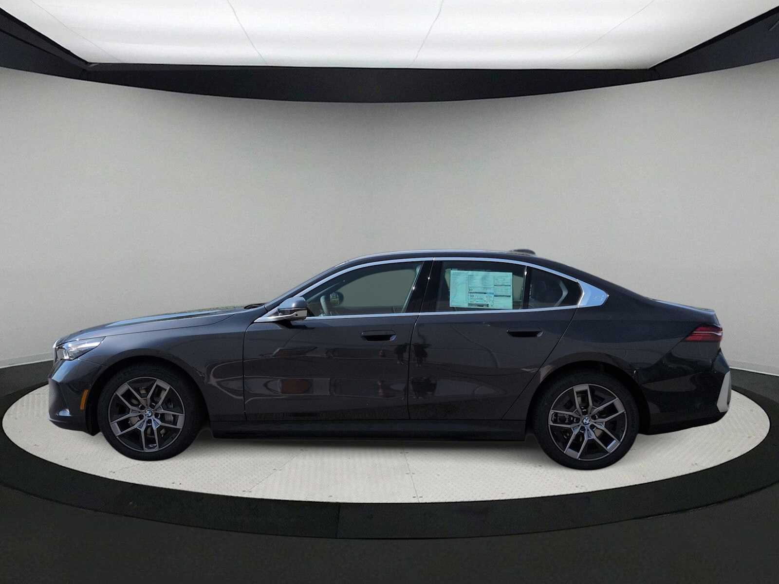 Thumbnail: 2026 BMW i5 - 5