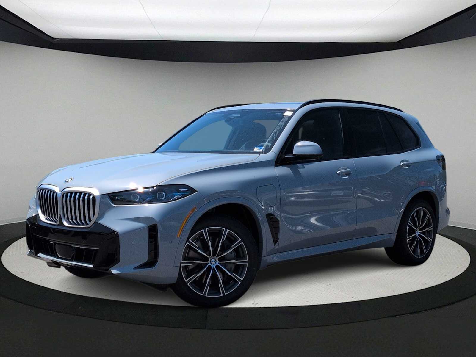 Thumbnail: 2026 BMW X5 - 1