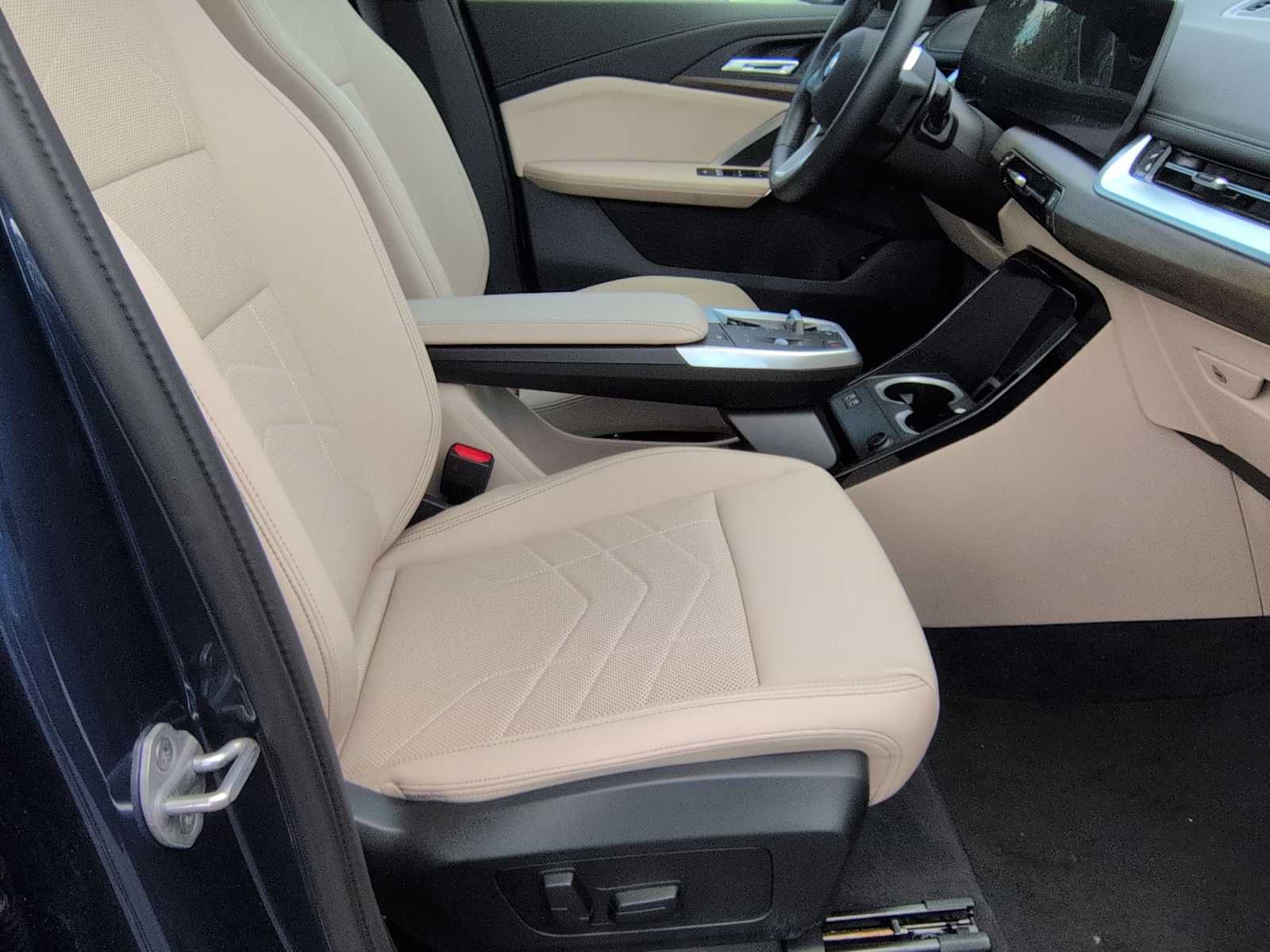 Thumbnail: 2025 BMW X1 - 23