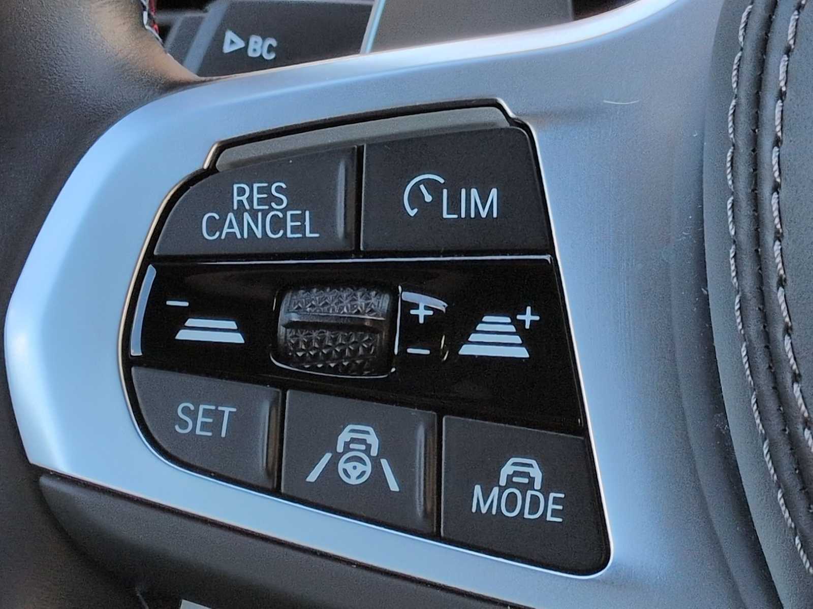 Thumbnail: 2024 BMW 8 Series - 25