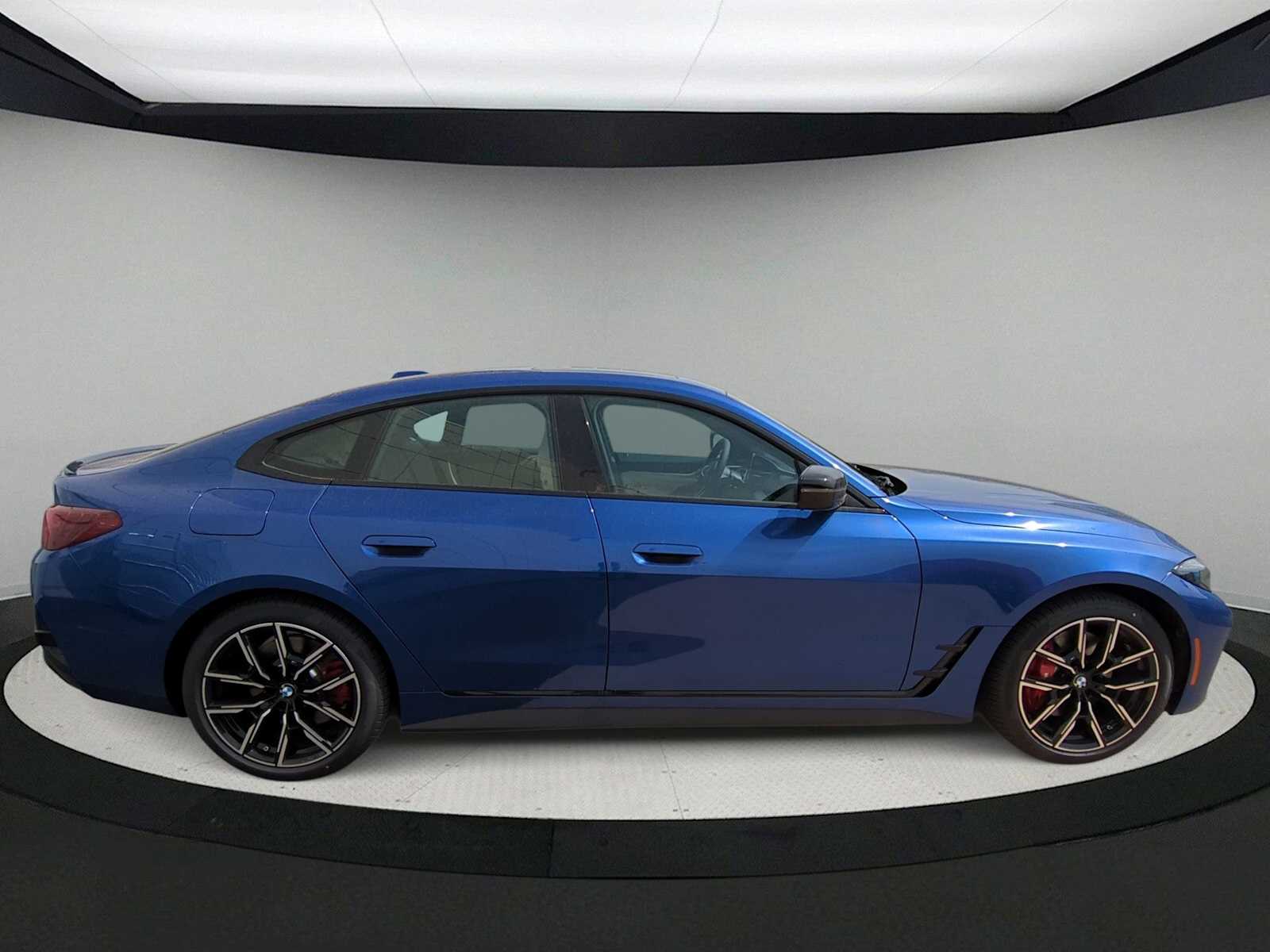 Thumbnail: 2025 BMW i4 - 9