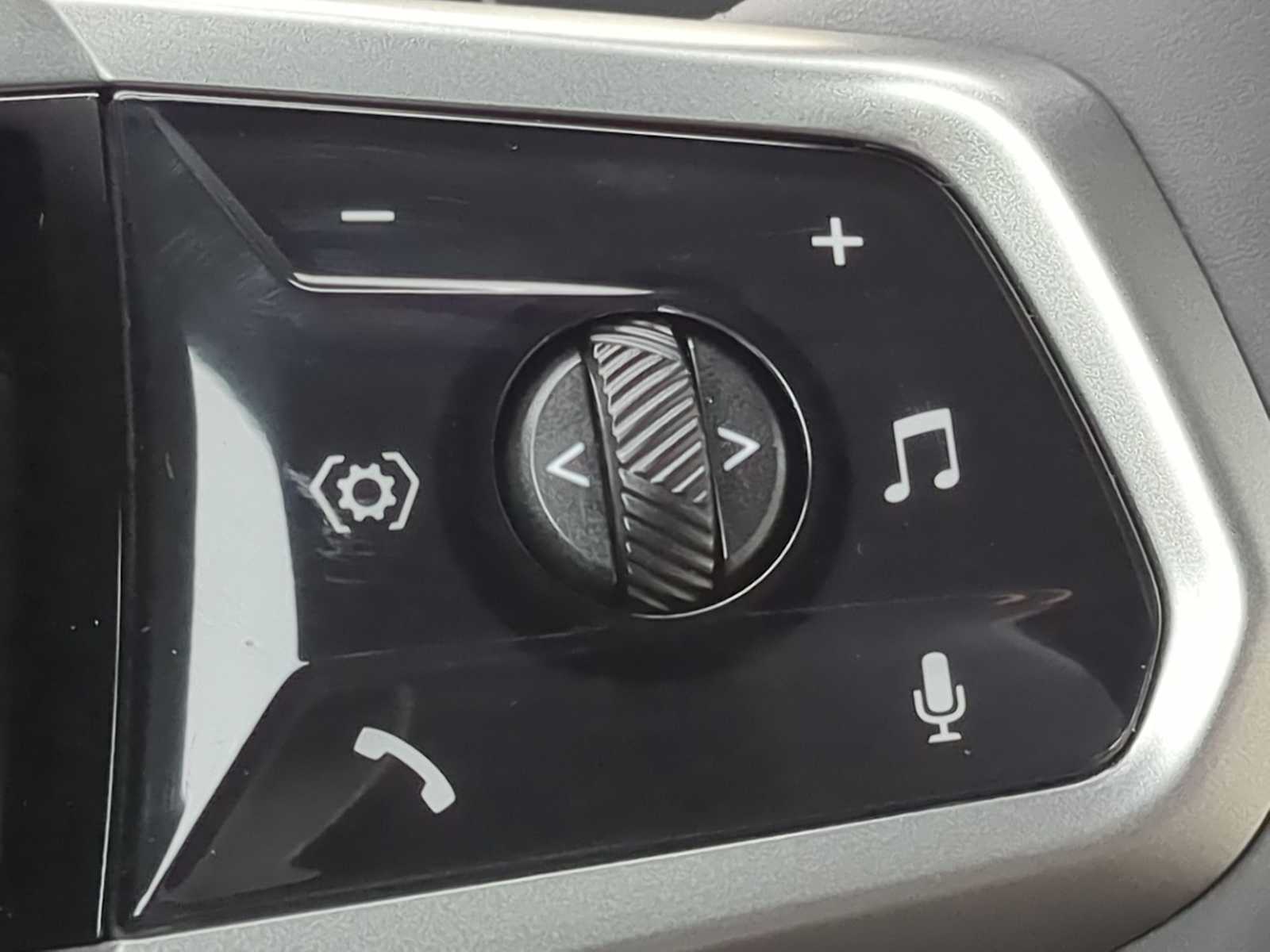 Thumbnail: 2026 BMW 5 Series - 26