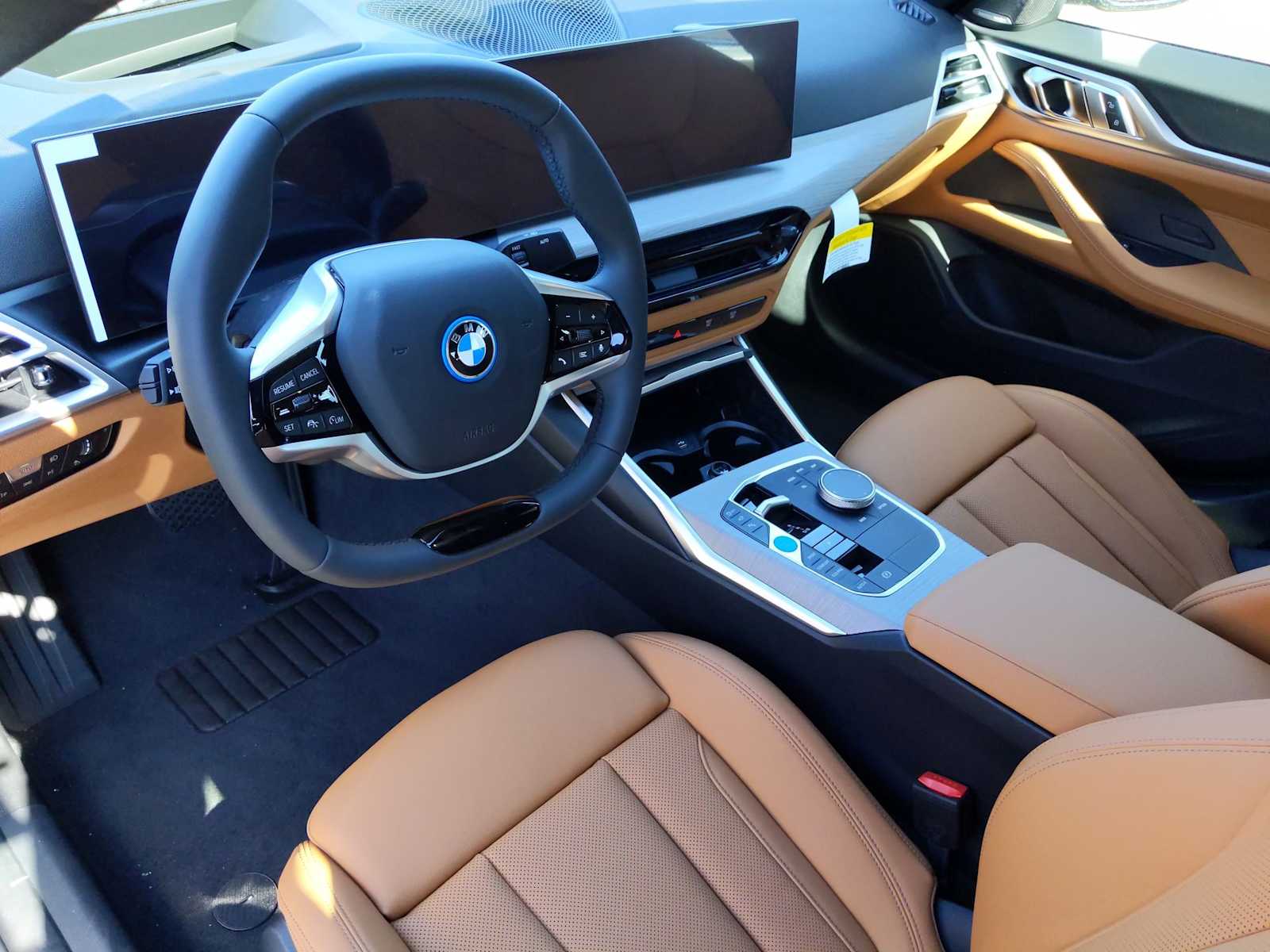 Thumbnail: 2025 BMW i4 - 10