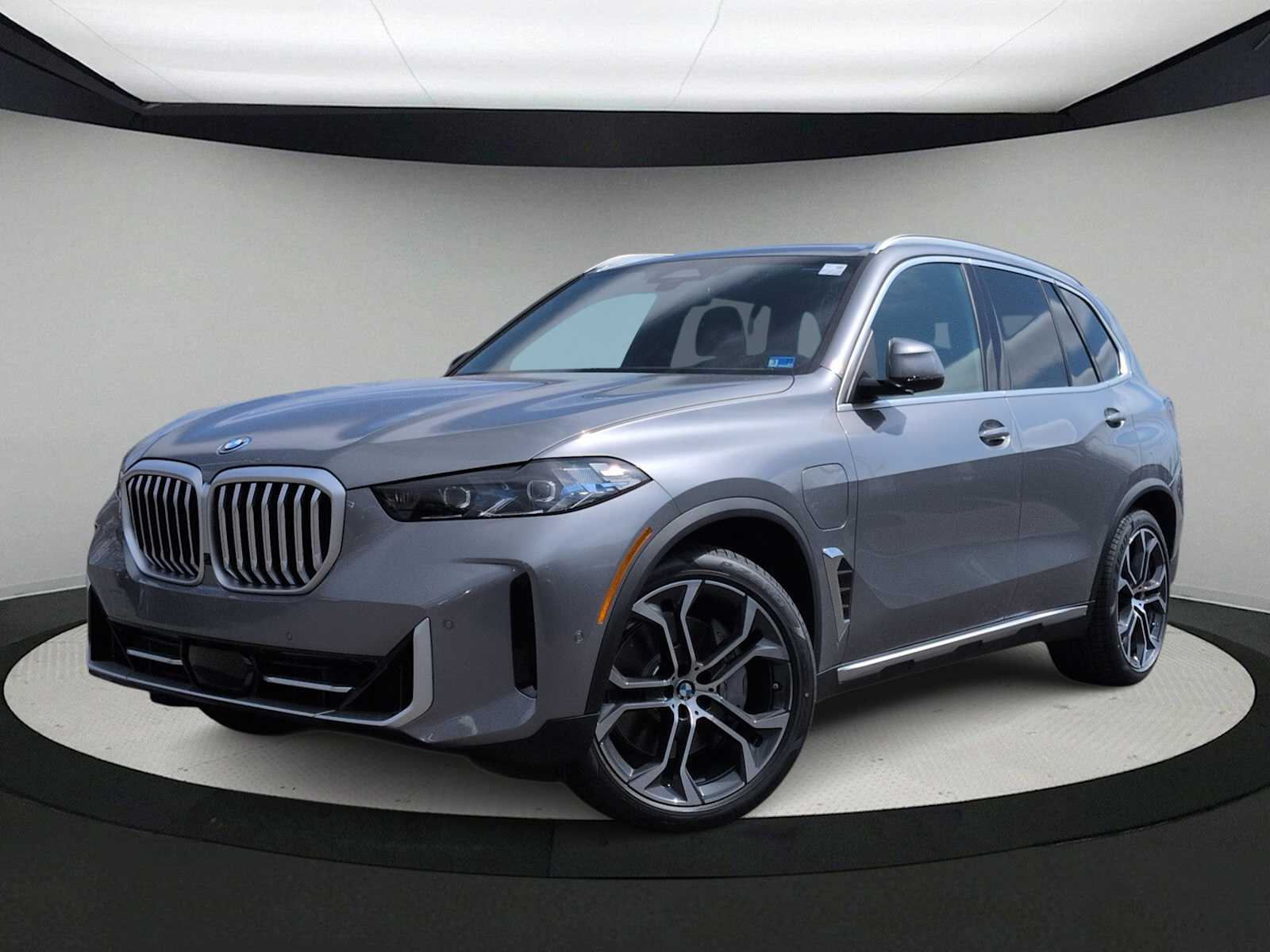 Thumbnail: 2026 BMW X5 - 1