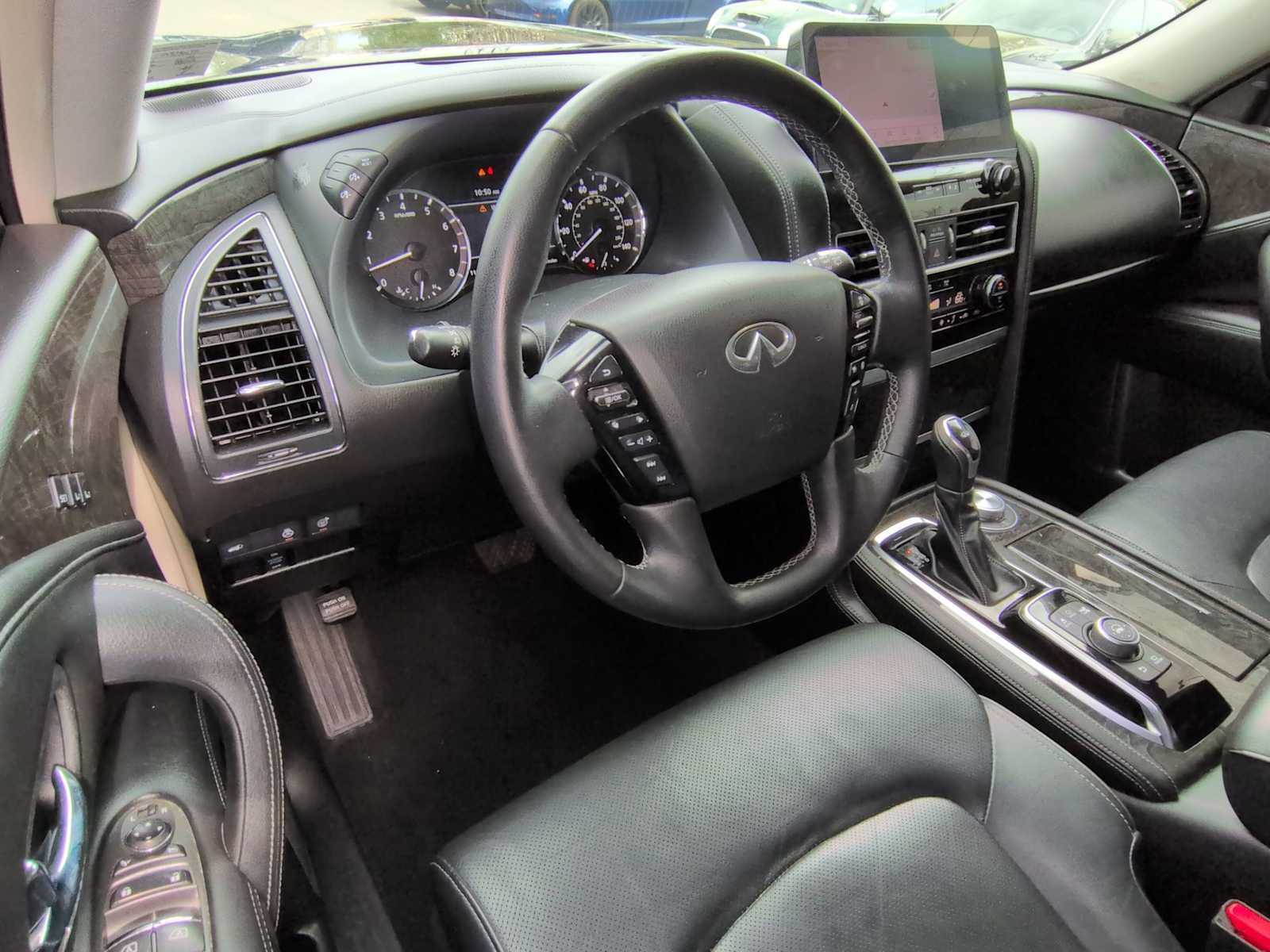 Thumbnail: 2022 INFINITI QX80 - 10