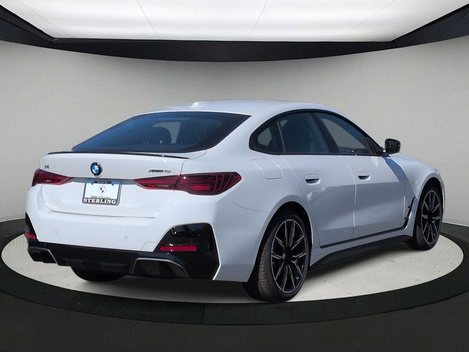 Thumbnail: 2026 BMW i4 - 8
