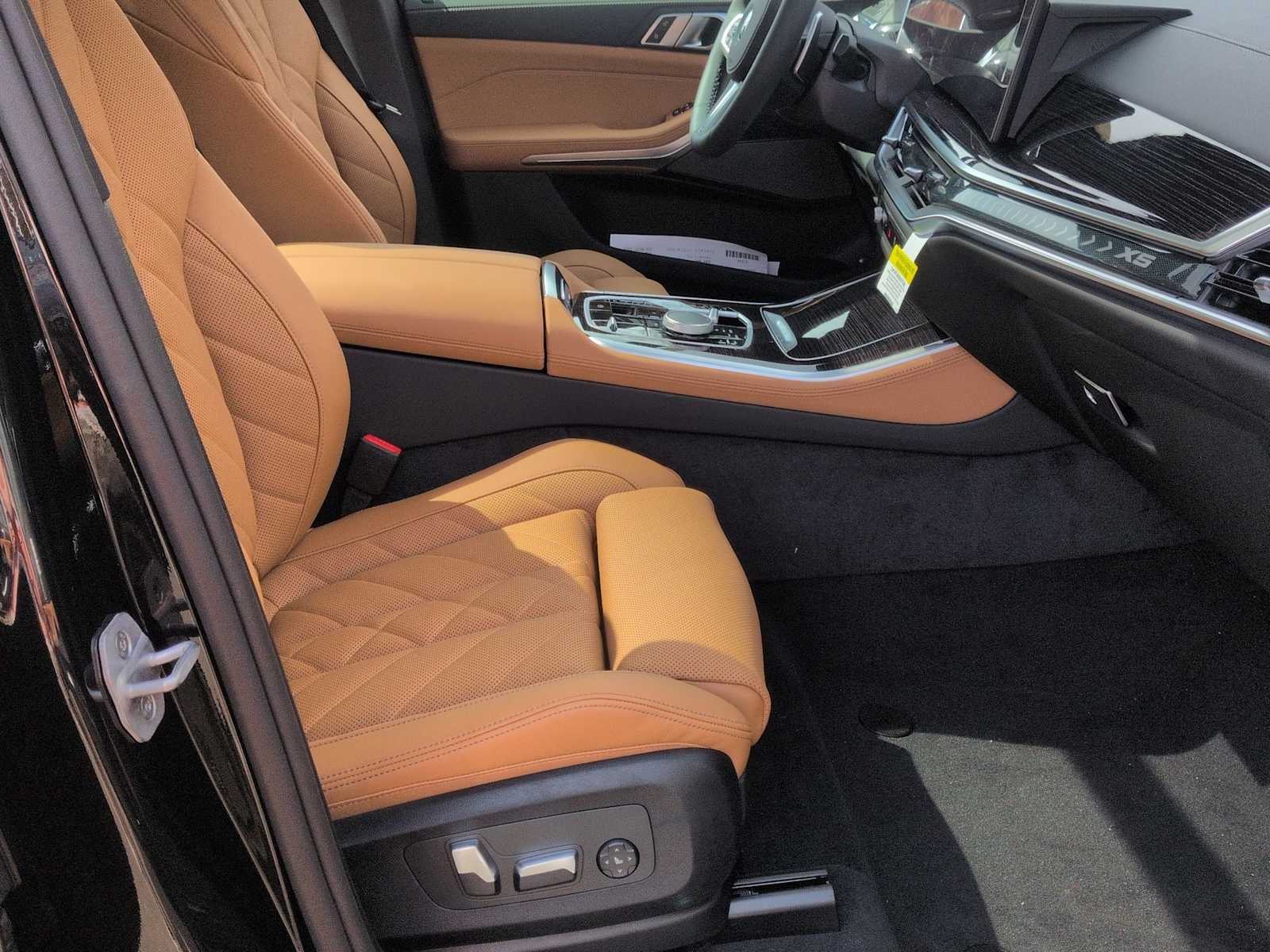 Thumbnail: 2026 BMW X5 - 25