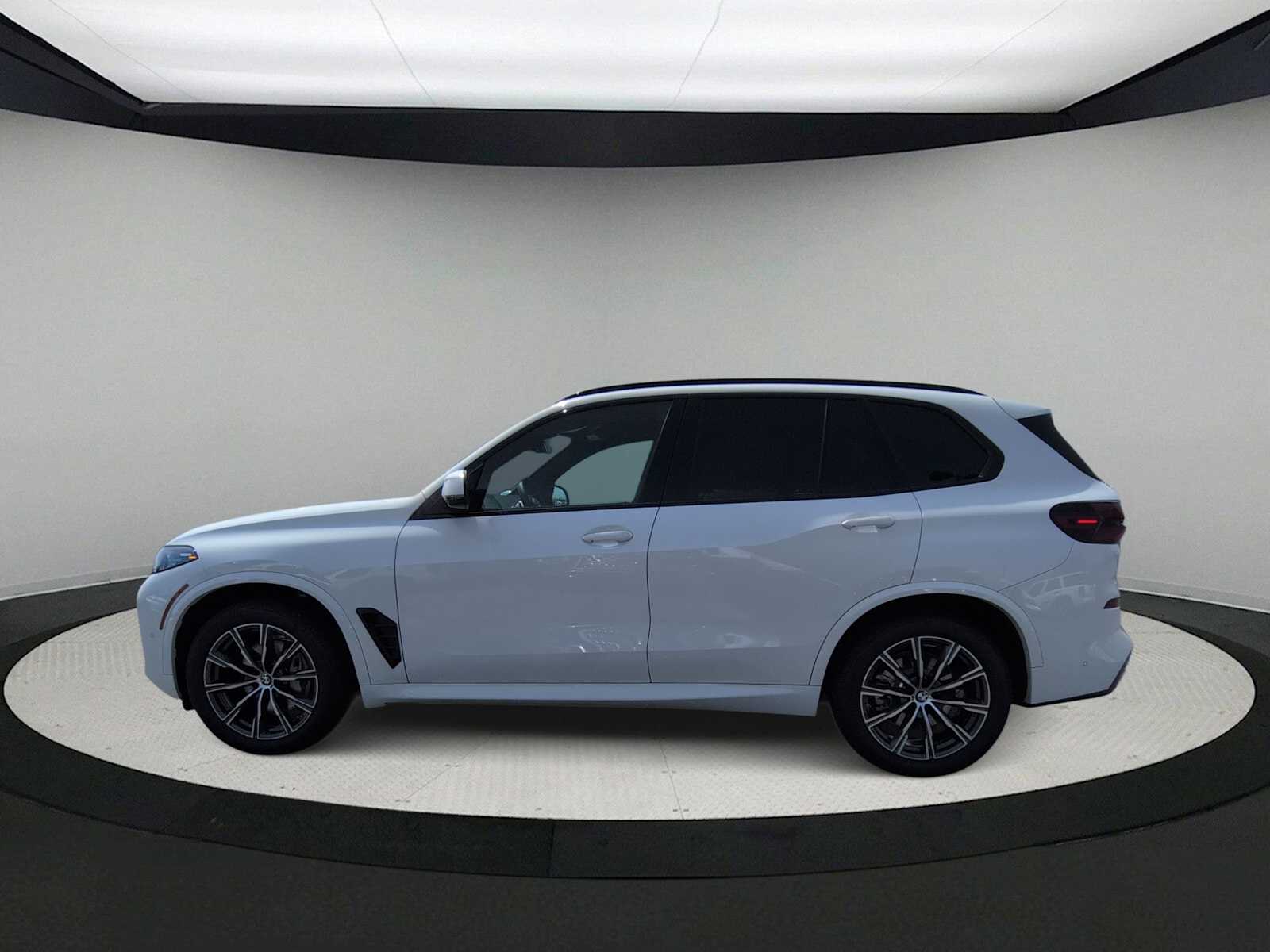 Thumbnail: 2026 BMW X5 - 4