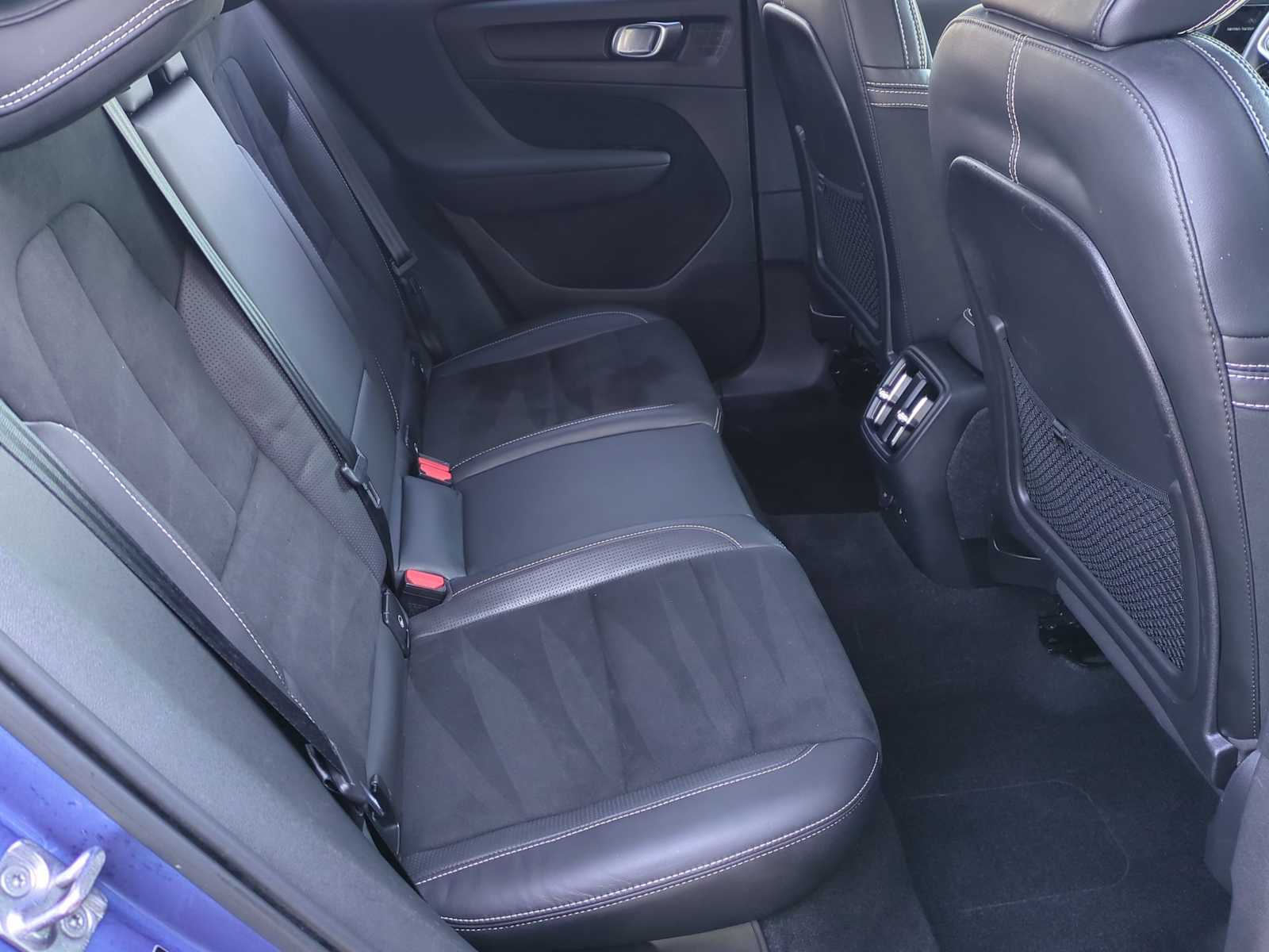 Thumbnail: 2021 Volvo XC40 - 20