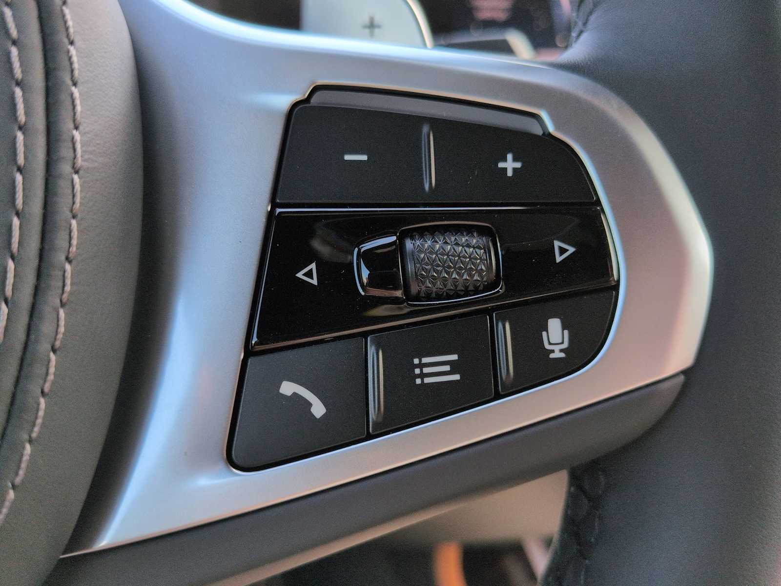 Thumbnail: 2027 BMW X7 - 27