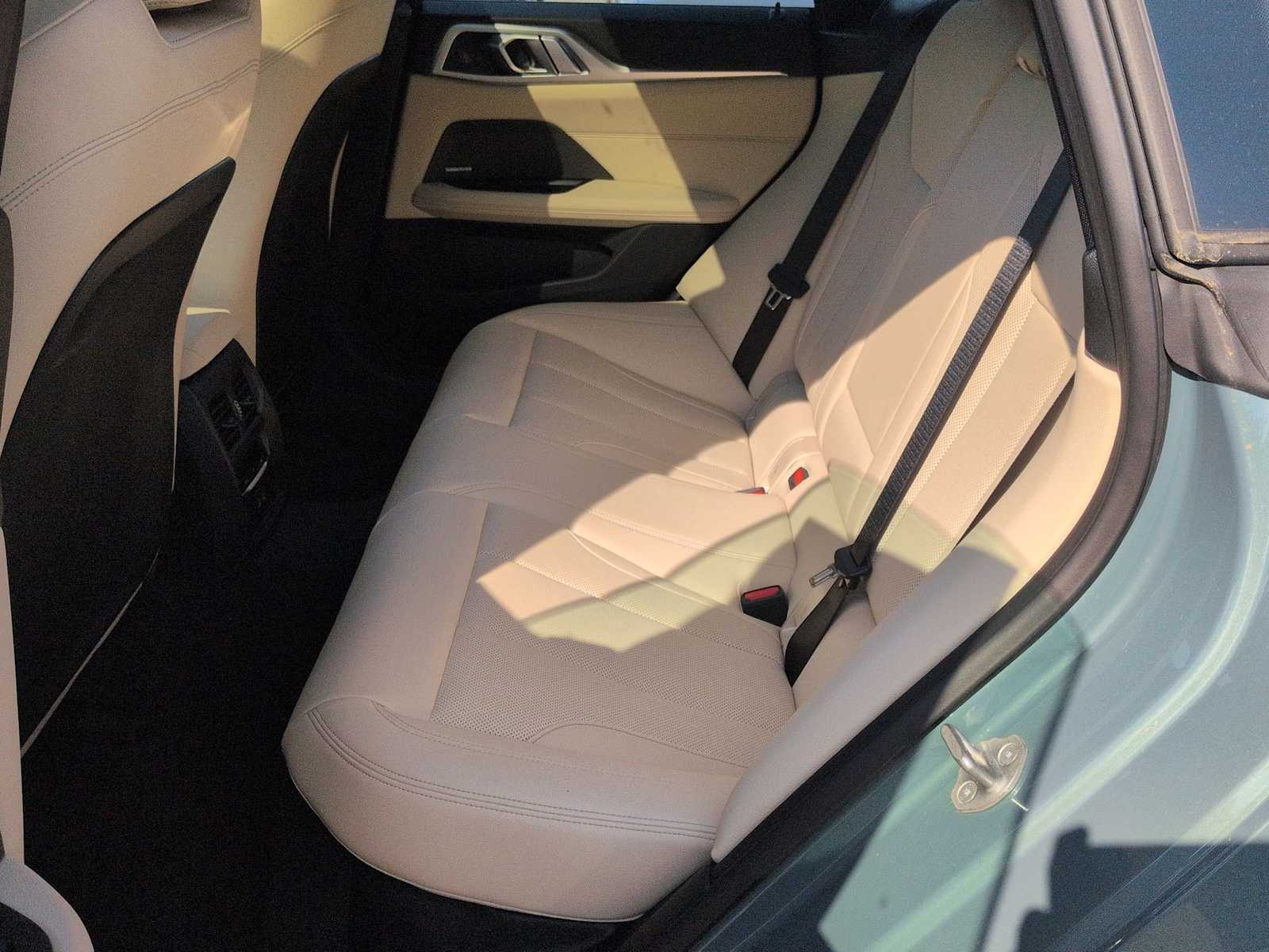Thumbnail: 2026 BMW i4 - 21