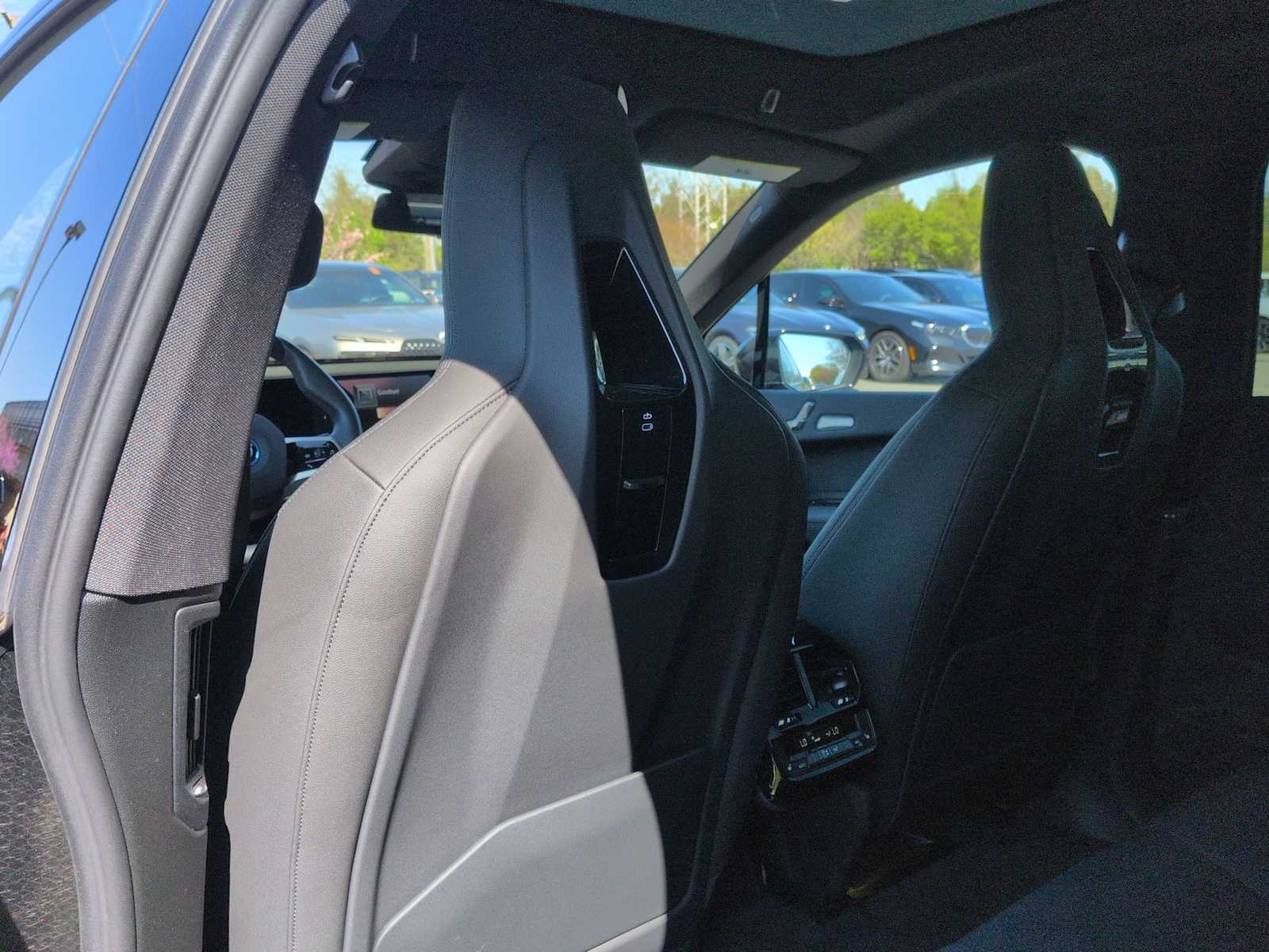 Thumbnail: 2024 BMW iX - 18