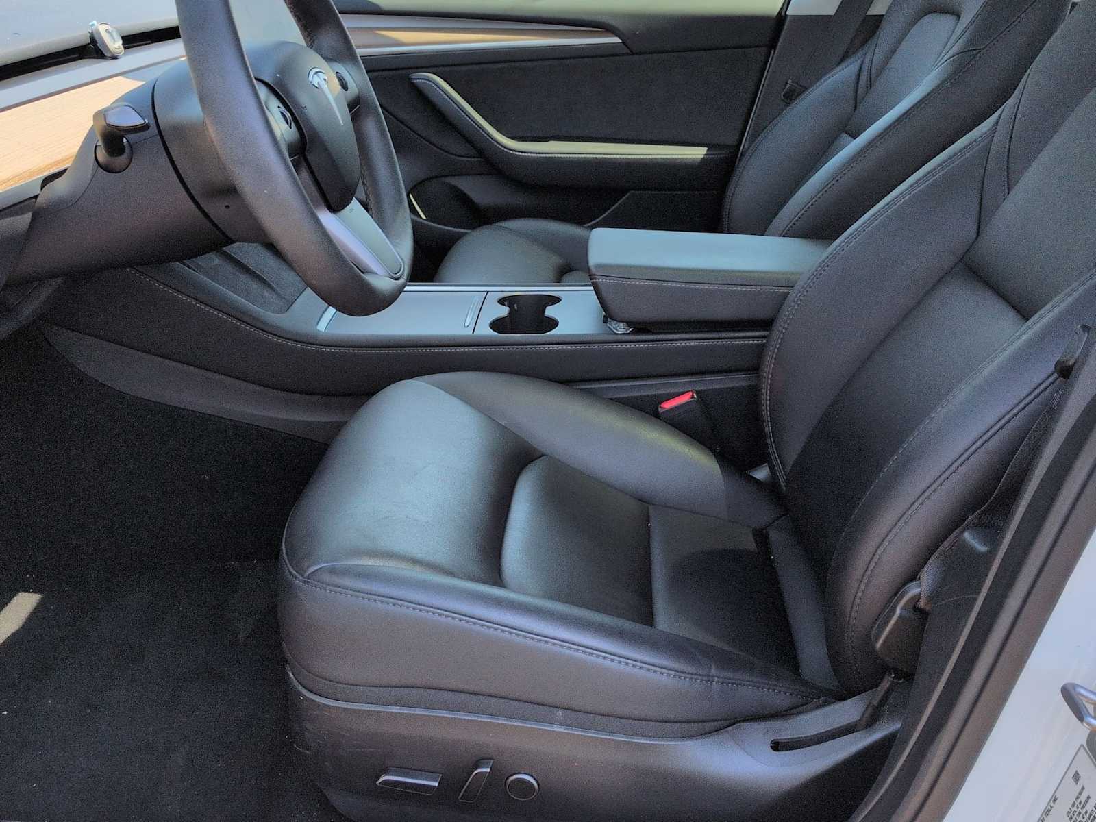 Thumbnail: 2023 Tesla Model 3 - 16