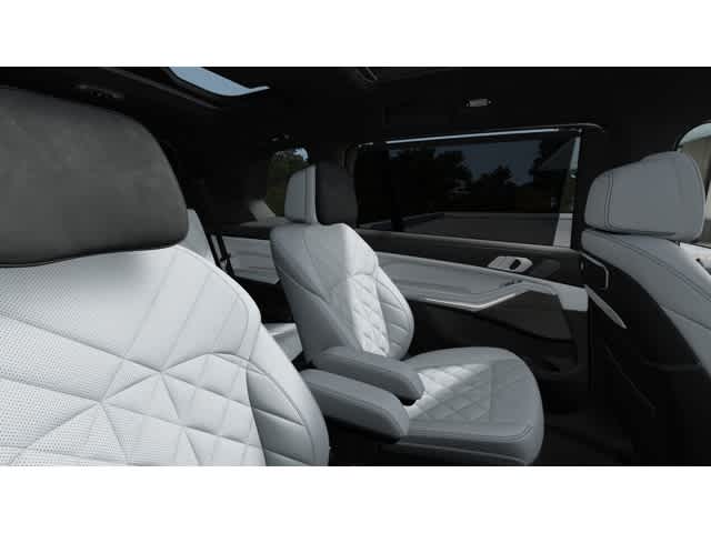 Thumbnail: 2026 BMW X7 - 12