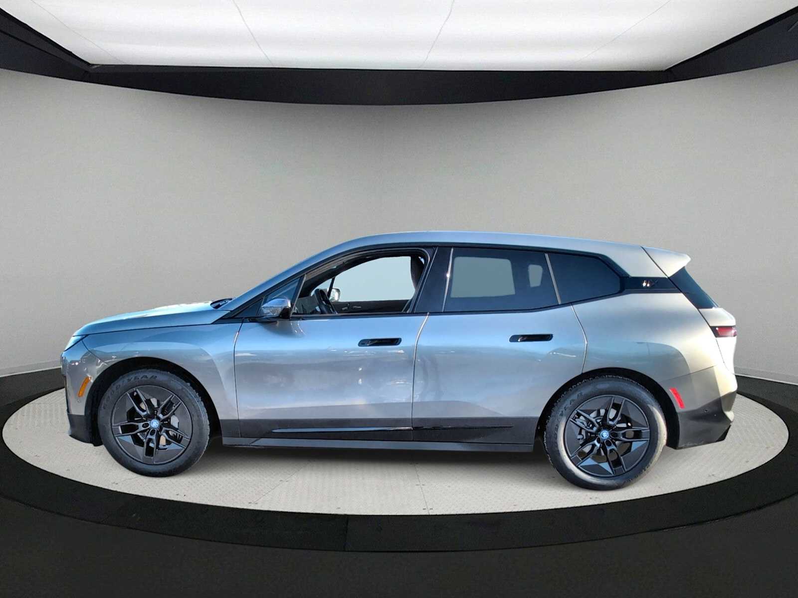 Thumbnail: 2023 BMW iX - 5