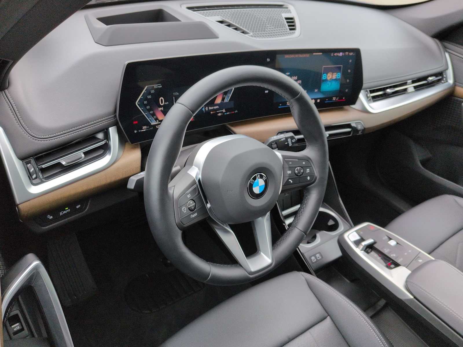 Thumbnail: 2025 BMW X1 - 10