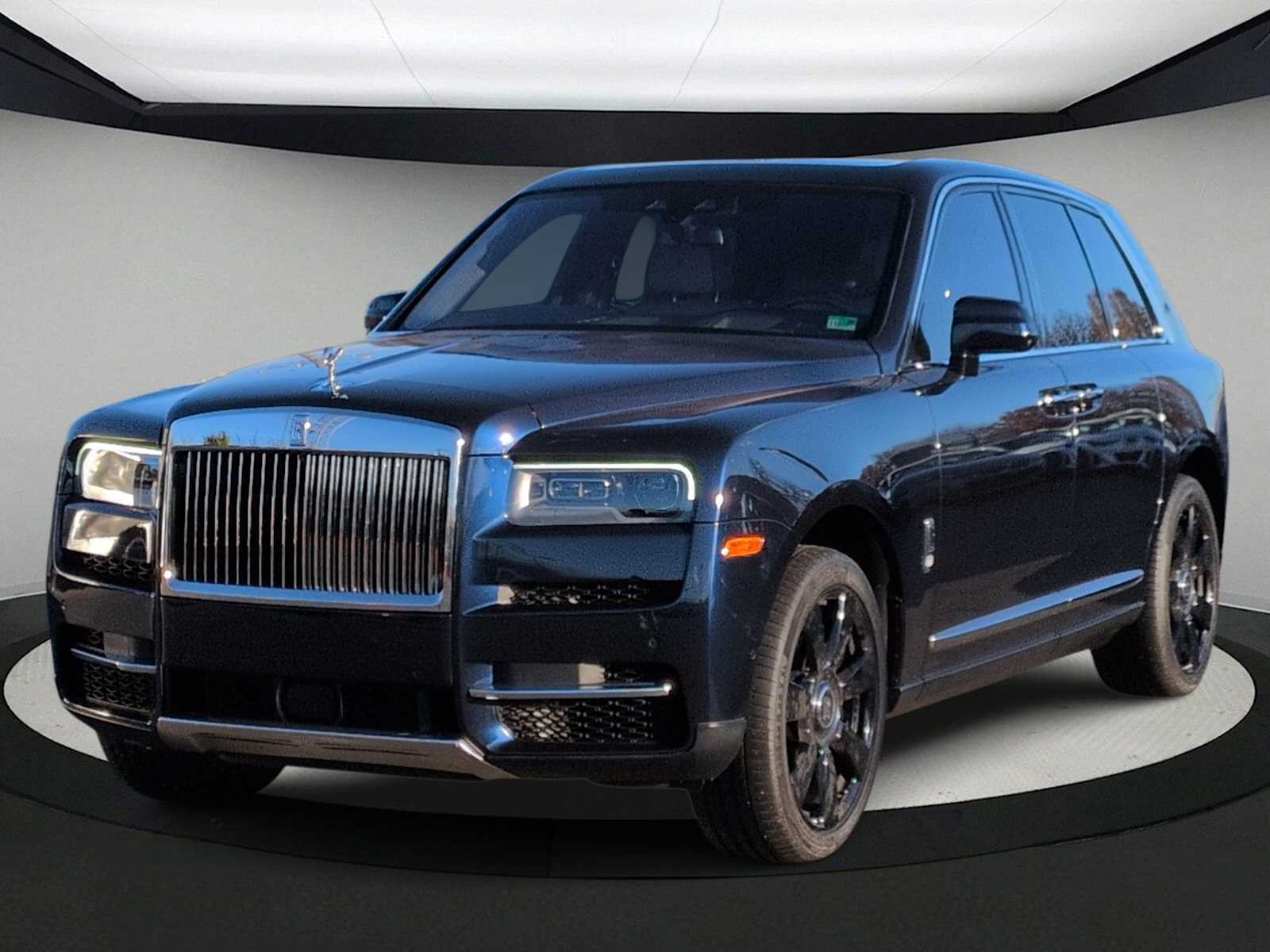 Thumbnail: 2022 Rolls-Royce Cullinan - 4