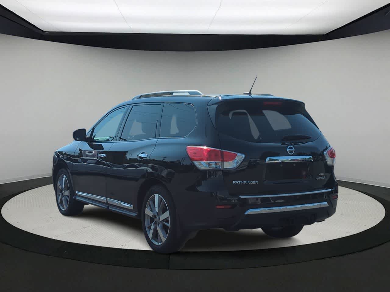 Thumbnail: 2016 Nissan Pathfinder - 6