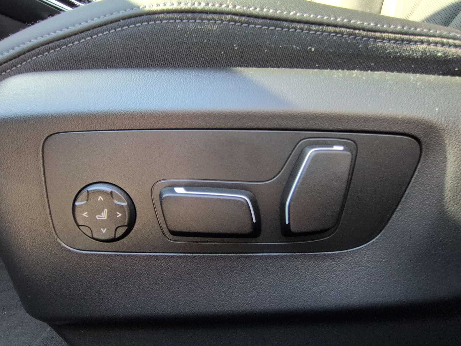 Thumbnail: 2026 BMW i5 - 18