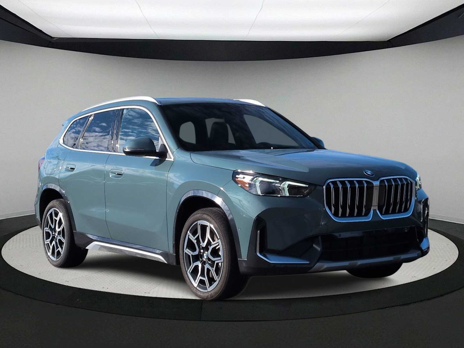 Thumbnail: 2025 BMW X1 - 2