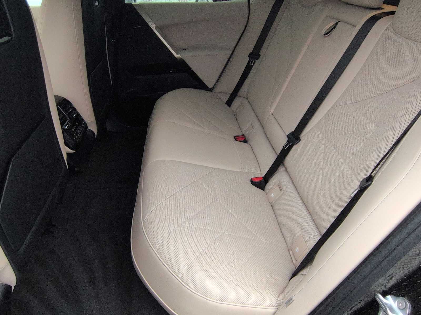 Thumbnail: 2023 BMW iX - 19