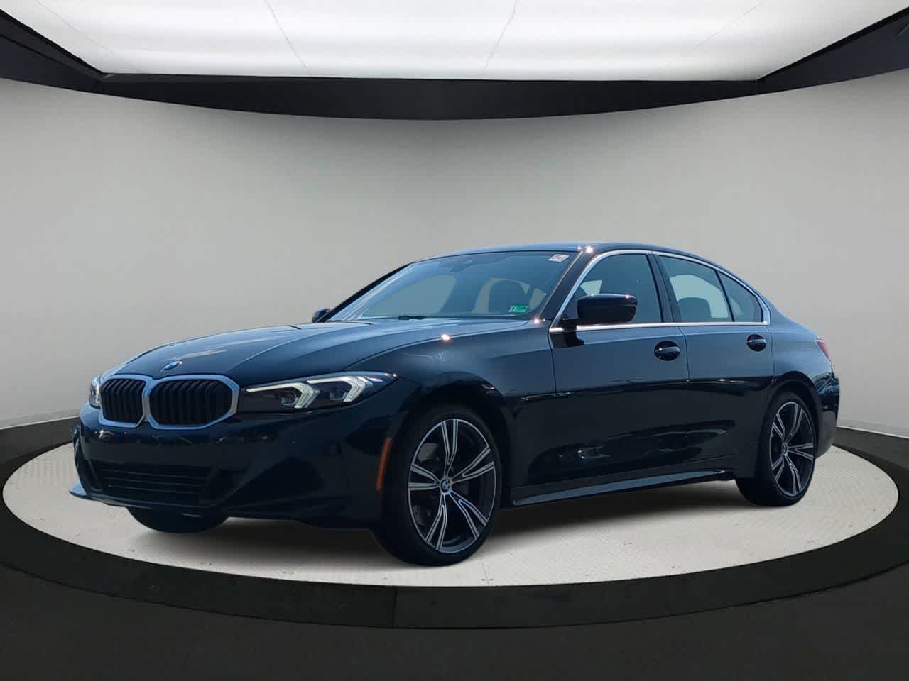 Thumbnail: 2024 BMW 3 Series - 4