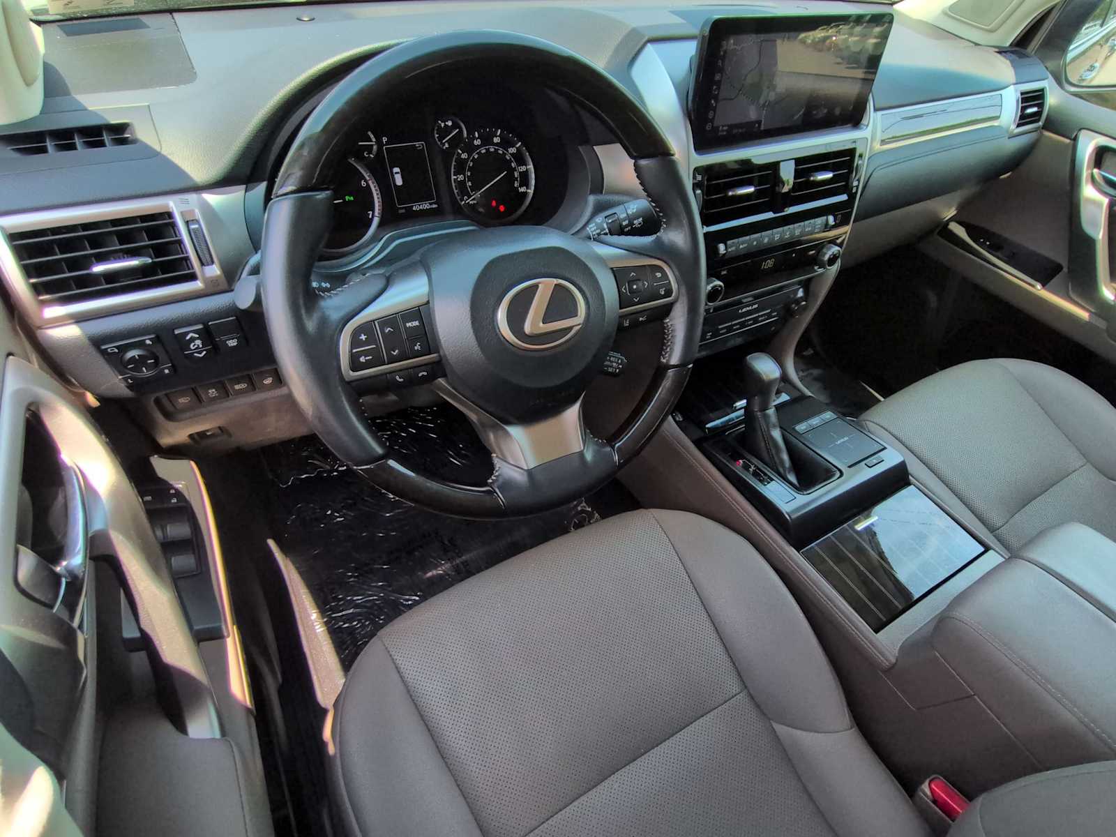 Thumbnail: 2022 Lexus GX - 10