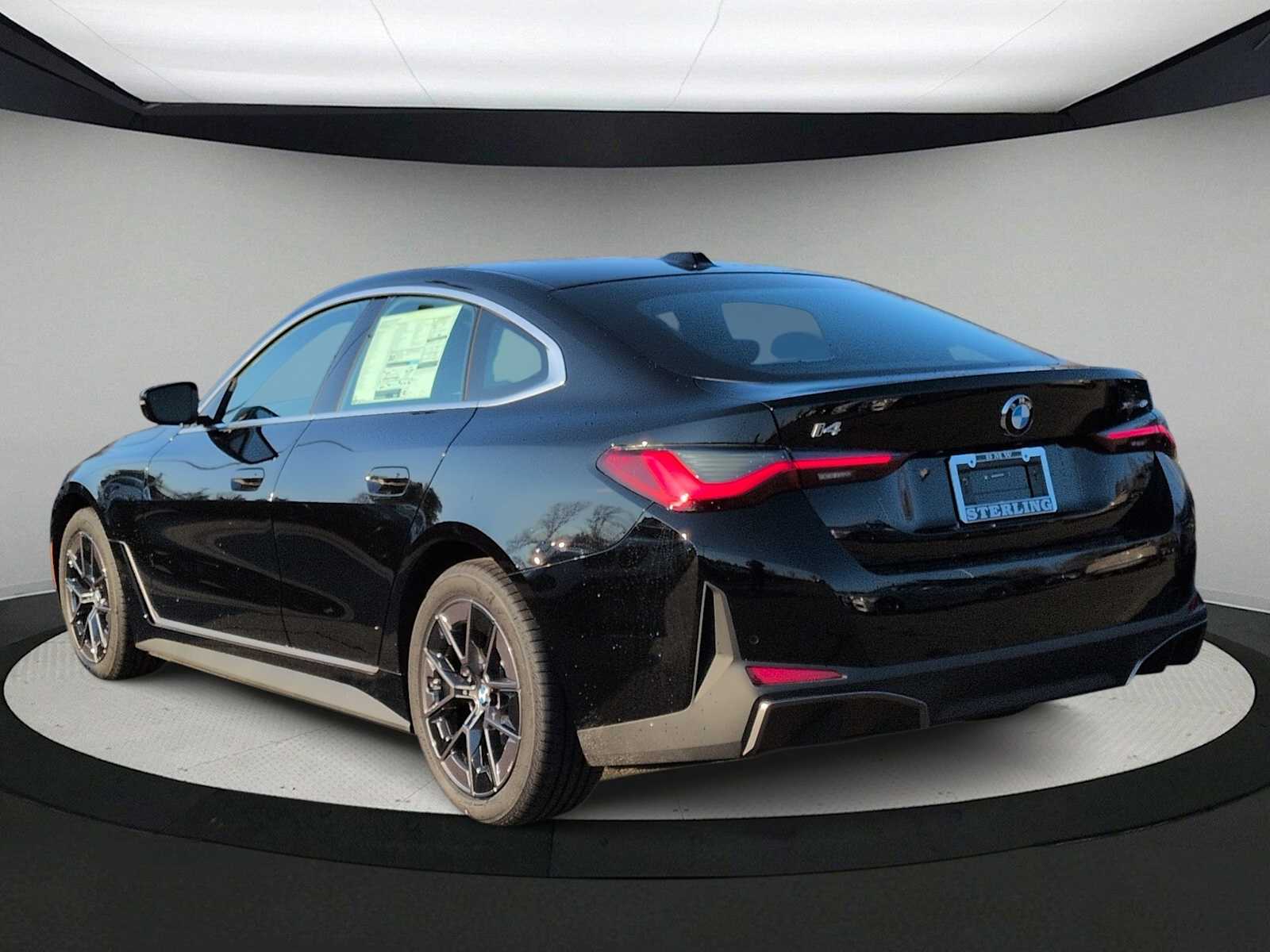 Thumbnail: 2026 BMW i4 - 6
