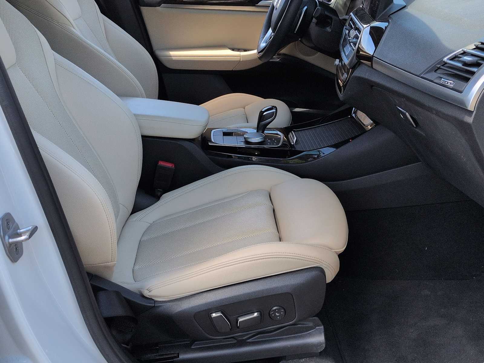 Thumbnail: 2024 BMW X3 - 24