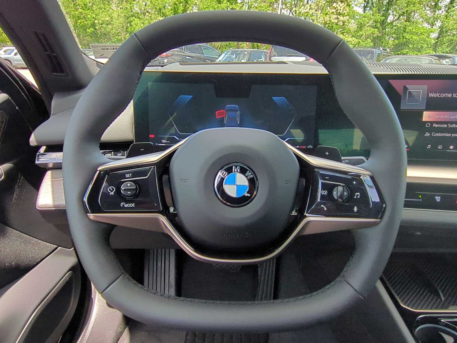 Thumbnail: 2025 BMW 5 Series - 24