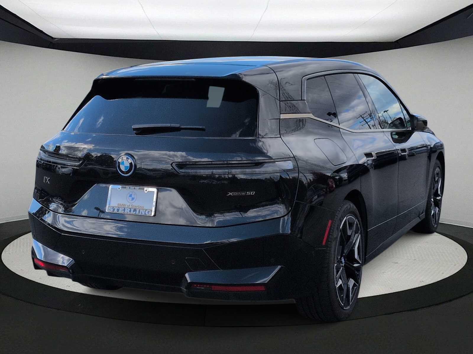 Thumbnail: 2023 BMW iX - 8