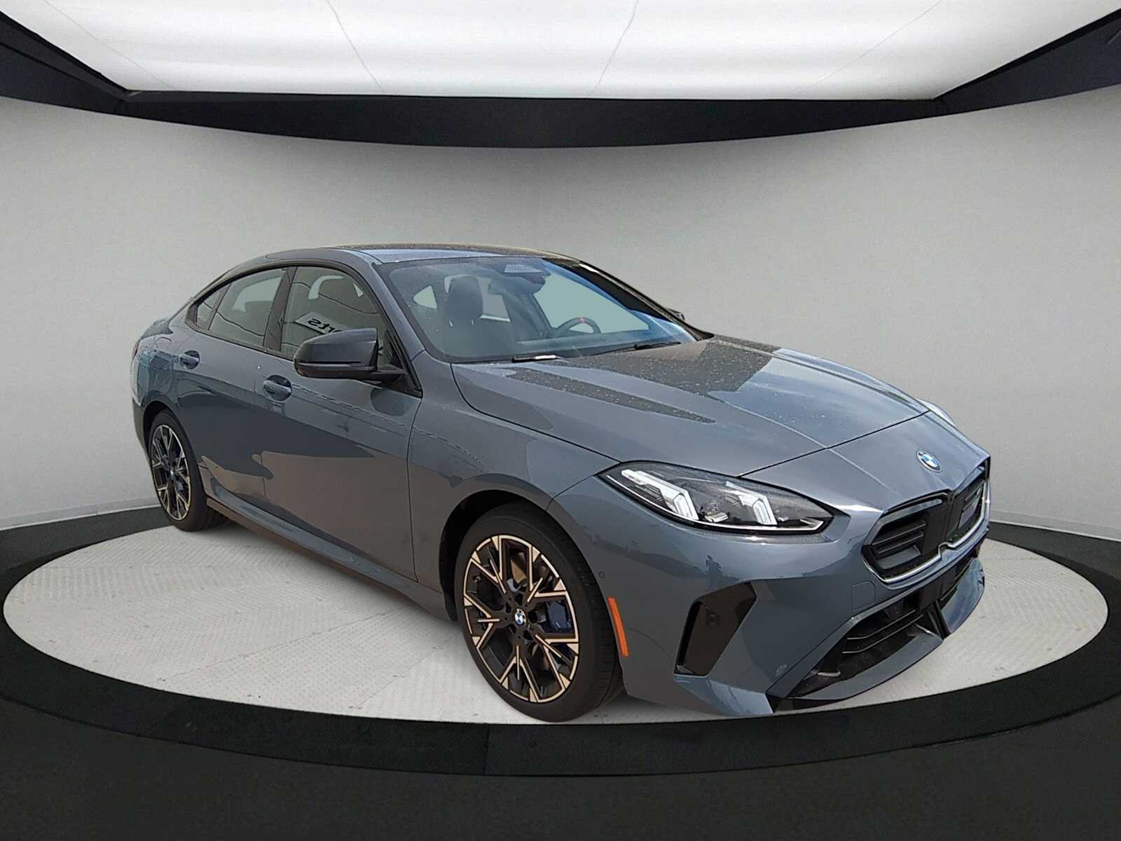 Thumbnail: 2025 BMW 2 Series - 2