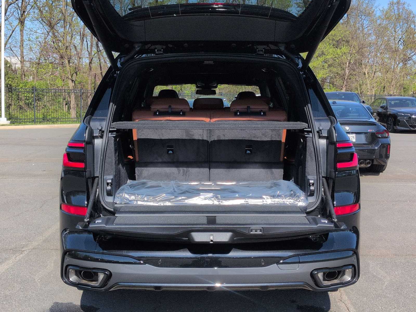 Thumbnail: 2027 BMW X7 - 36