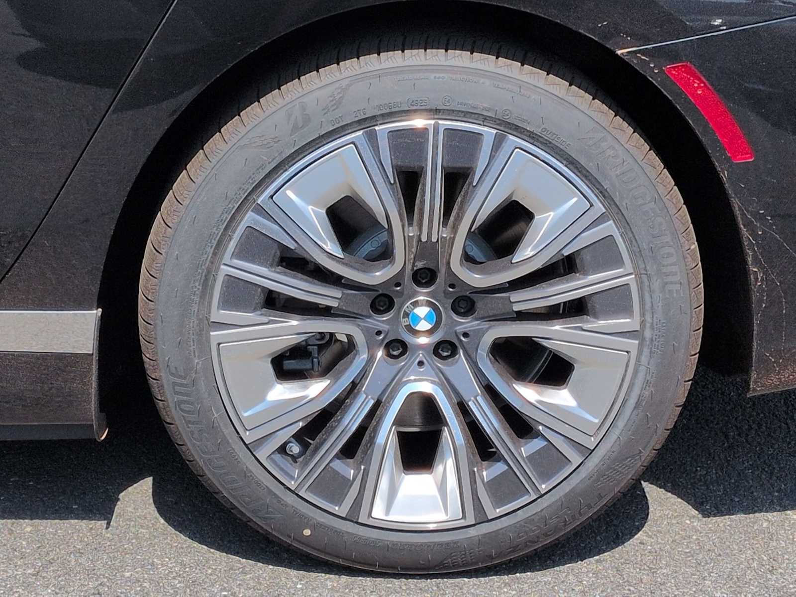 Thumbnail: 2026 BMW i7 - 14