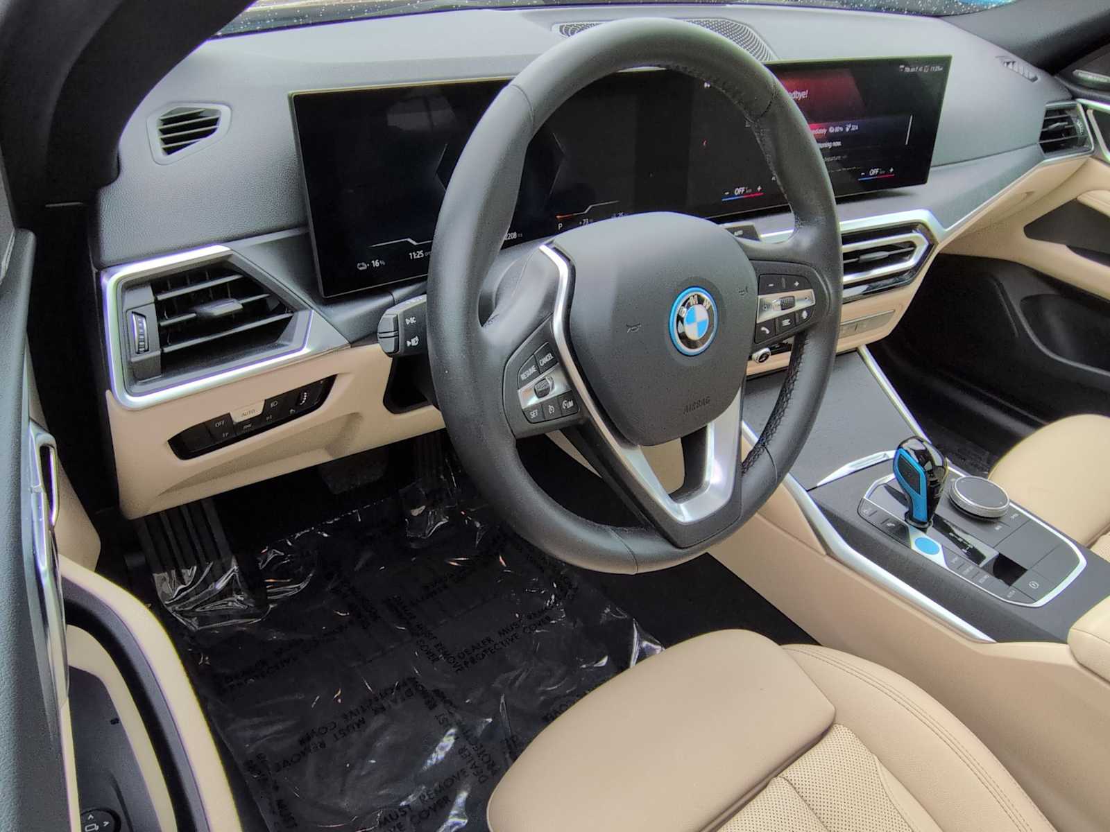 Thumbnail: 2023 BMW i4 - 10