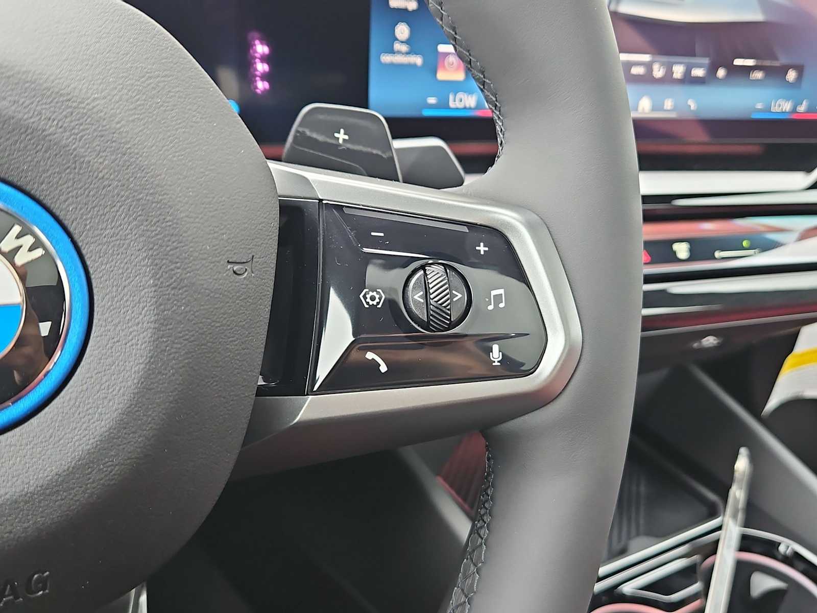 Thumbnail: 2026 BMW 5 Series - 25