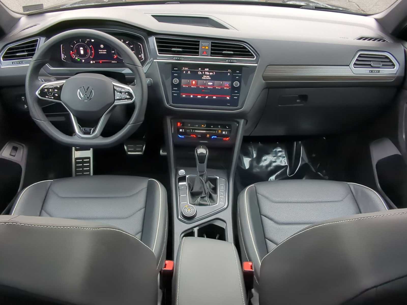 Thumbnail: 2024 Volkswagen Tiguan - 15