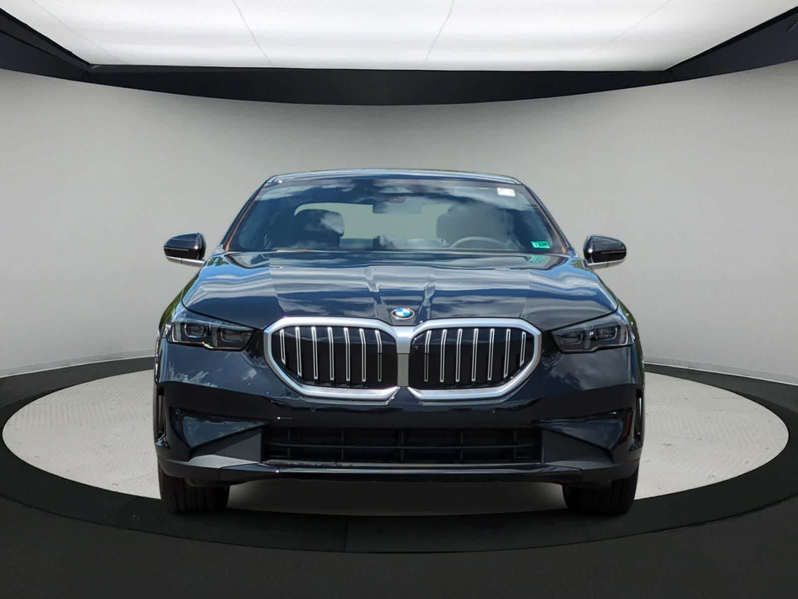 Thumbnail: 2025 BMW 5 Series - 3