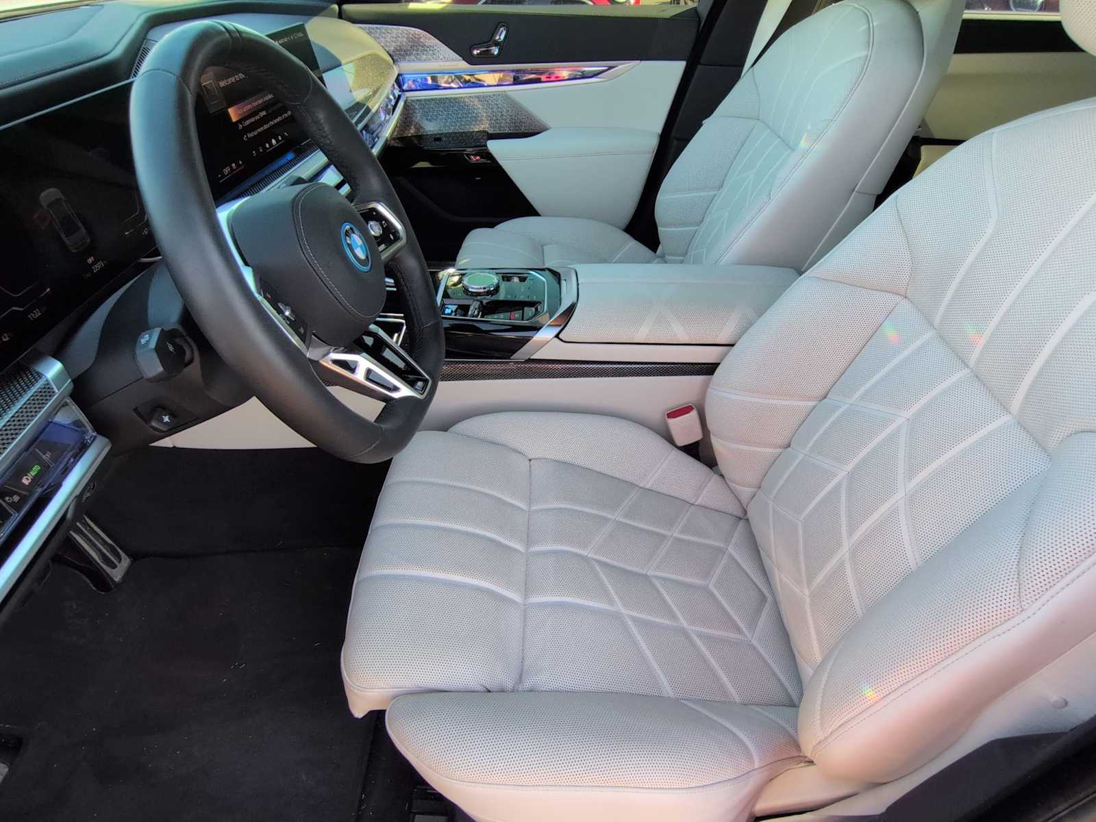 Thumbnail: 2023 BMW i7 - 10