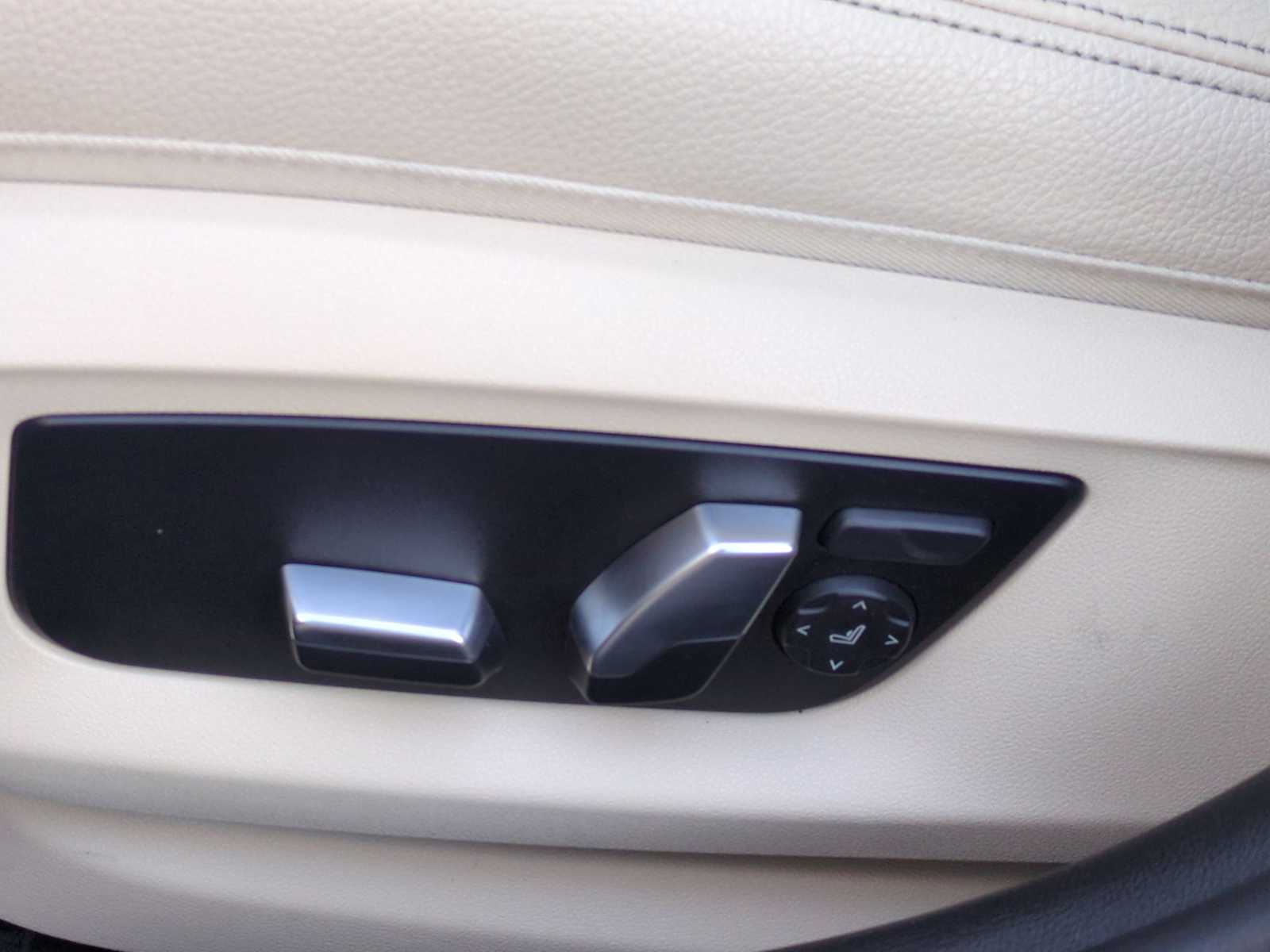 Thumbnail: 2017 BMW 5 Series - 17