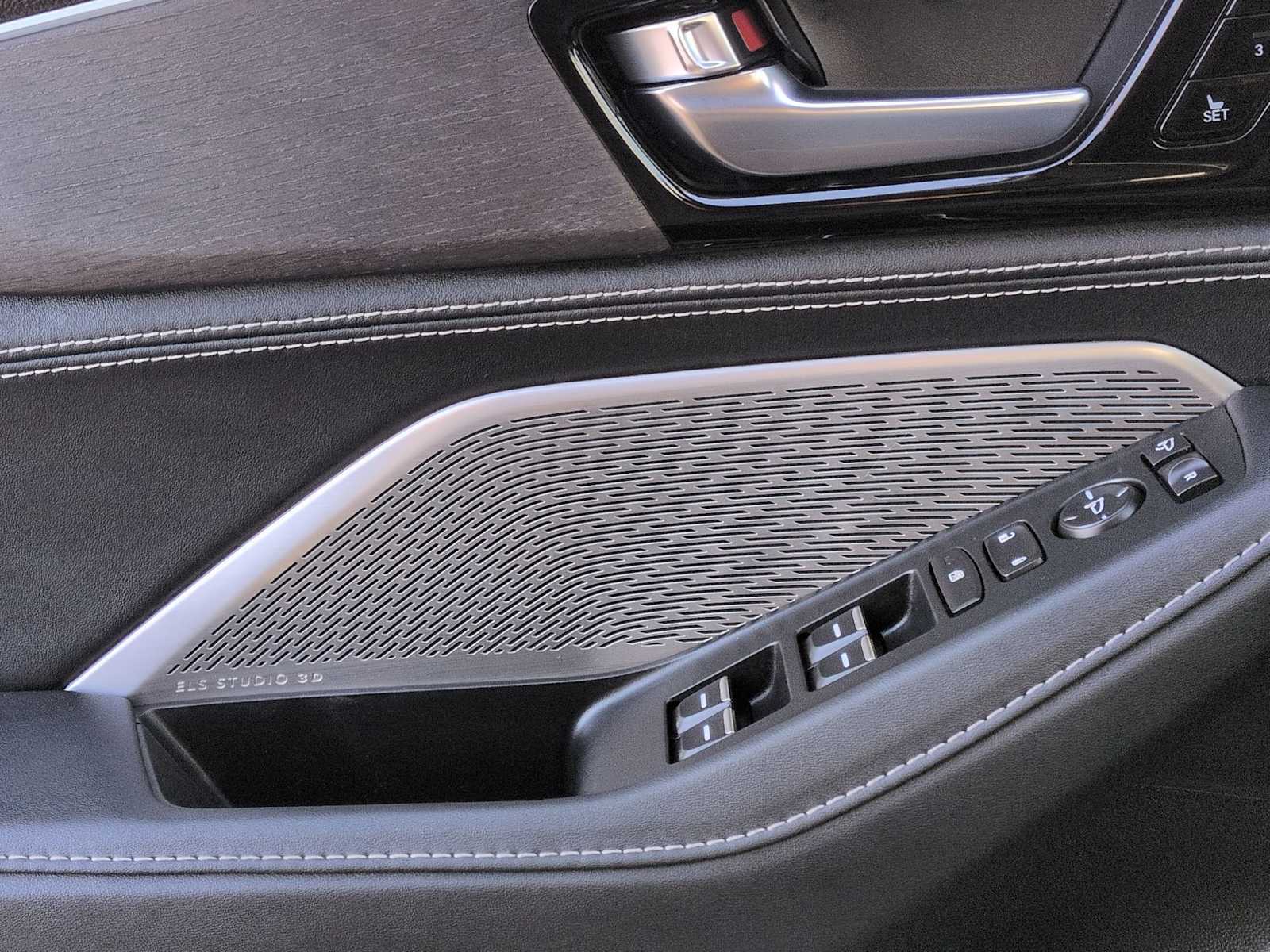 Thumbnail: 2024 Acura MDX - 32