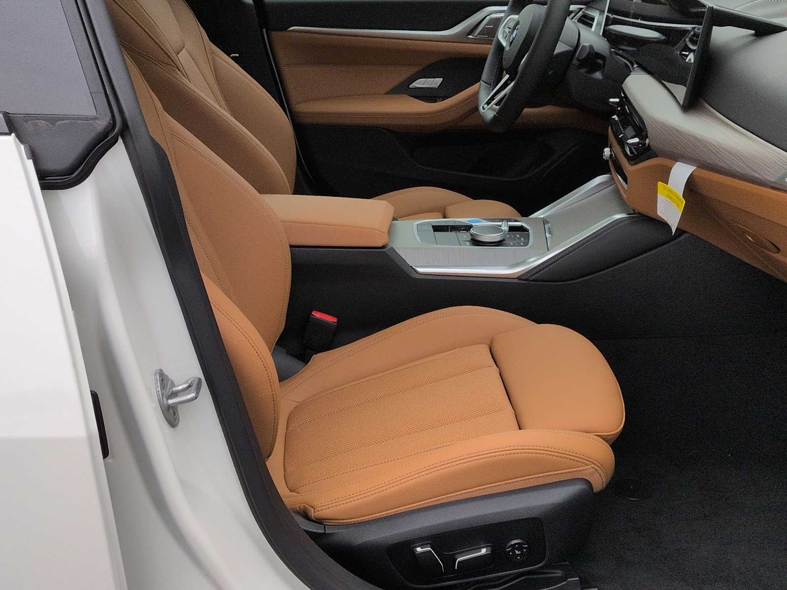 Thumbnail: 2026 BMW i4 - 24