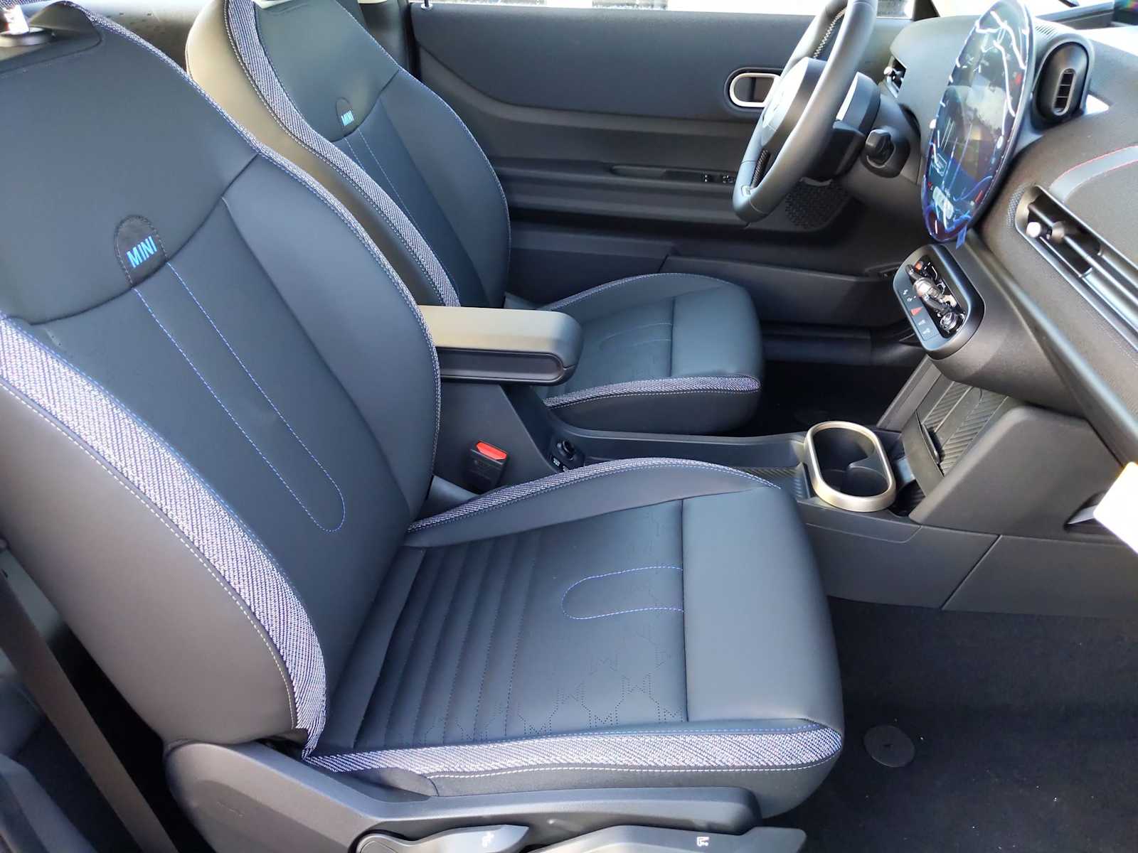 Thumbnail: 2025 MINI Cooper Hardtop - 21