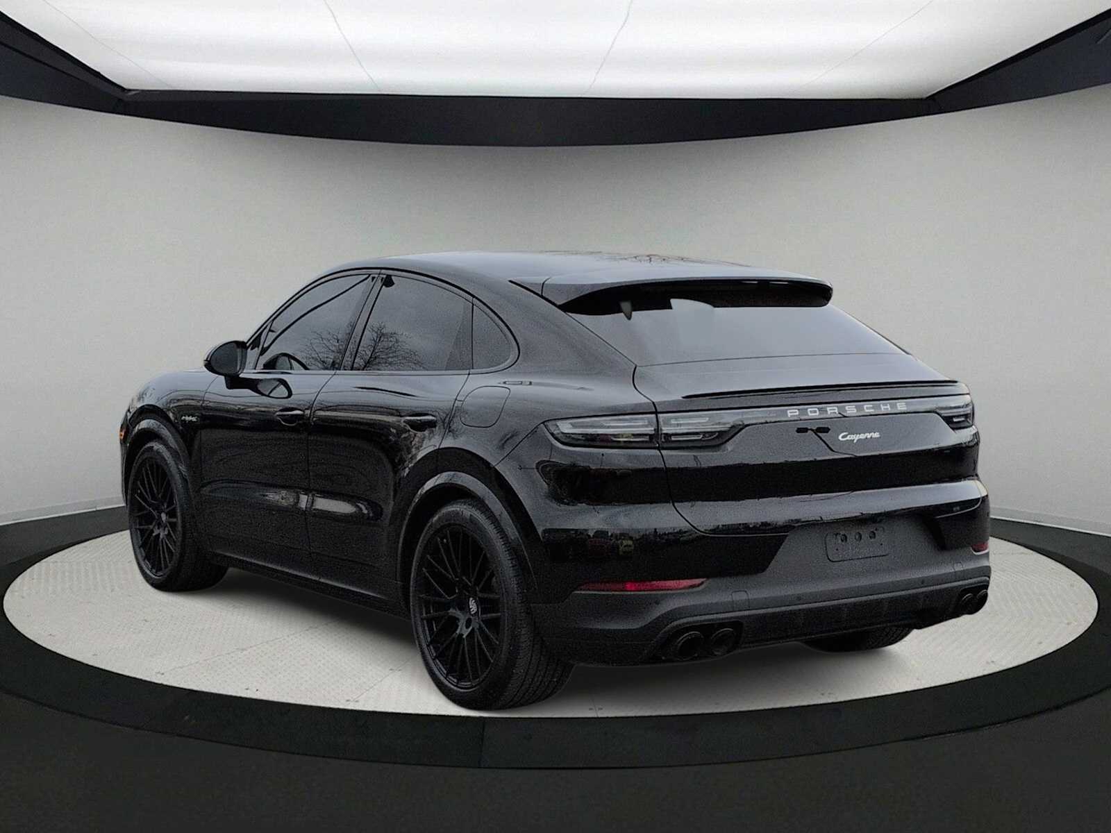 Thumbnail: 2022 Porsche  - 6