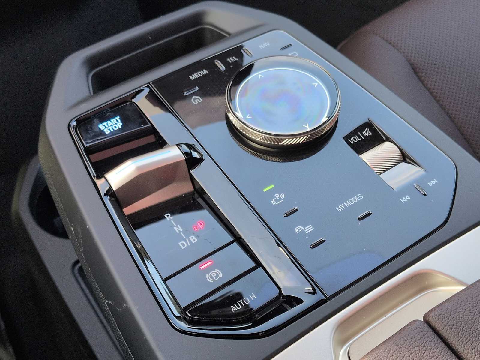 Thumbnail: 2026 BMW iX - 34