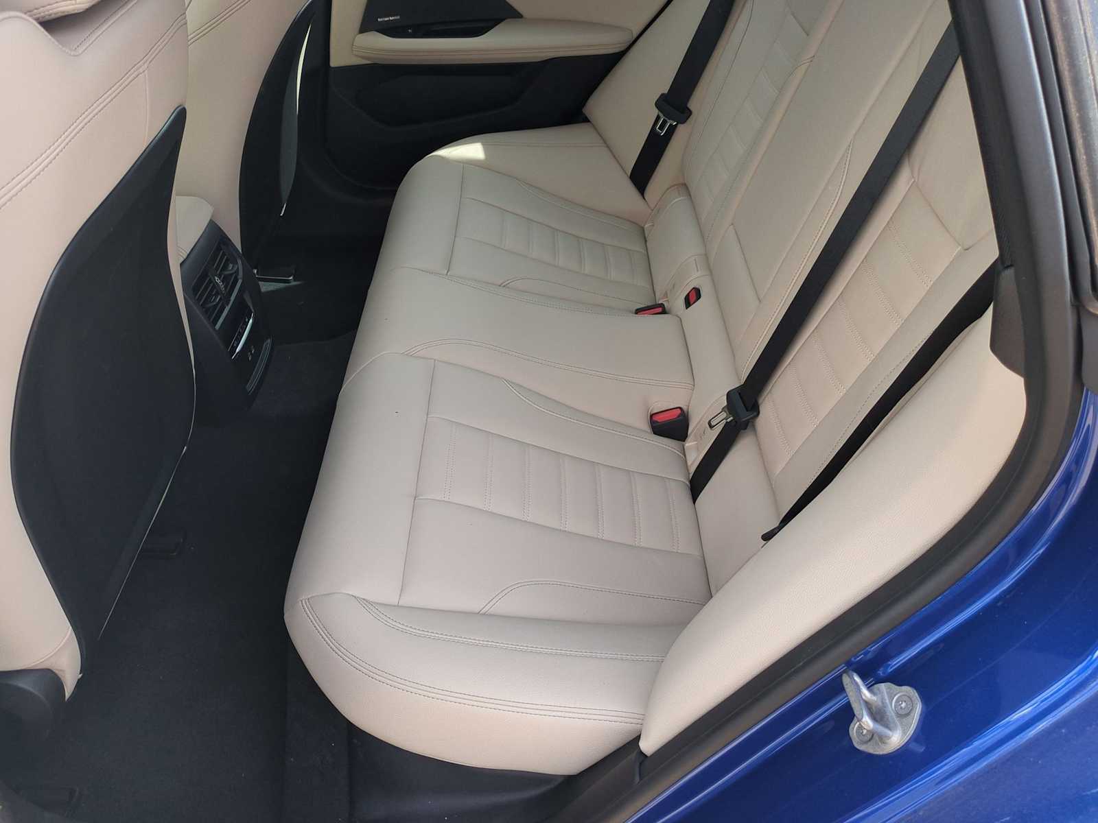 Thumbnail: 2025 BMW i4 - 20