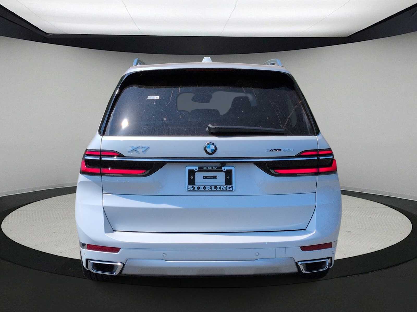 Thumbnail: 2027 BMW X7 - 7