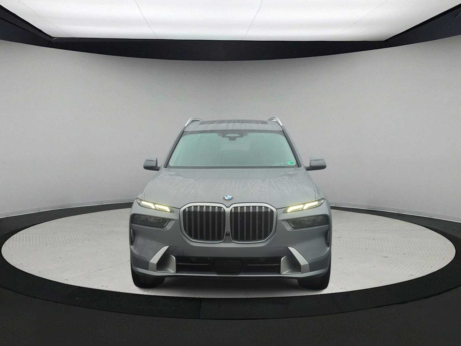 Thumbnail: 2023 BMW X7 - 3