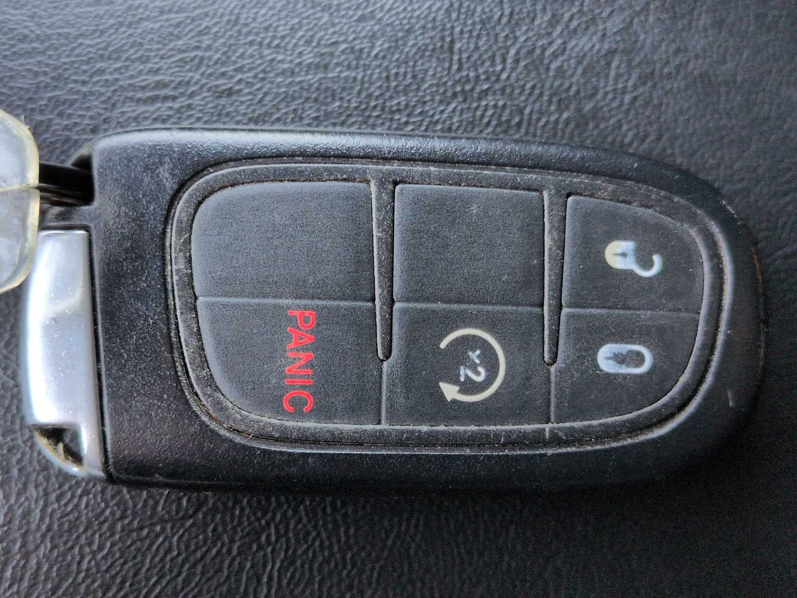 Thumbnail: 2016 Jeep Cherokee - 38