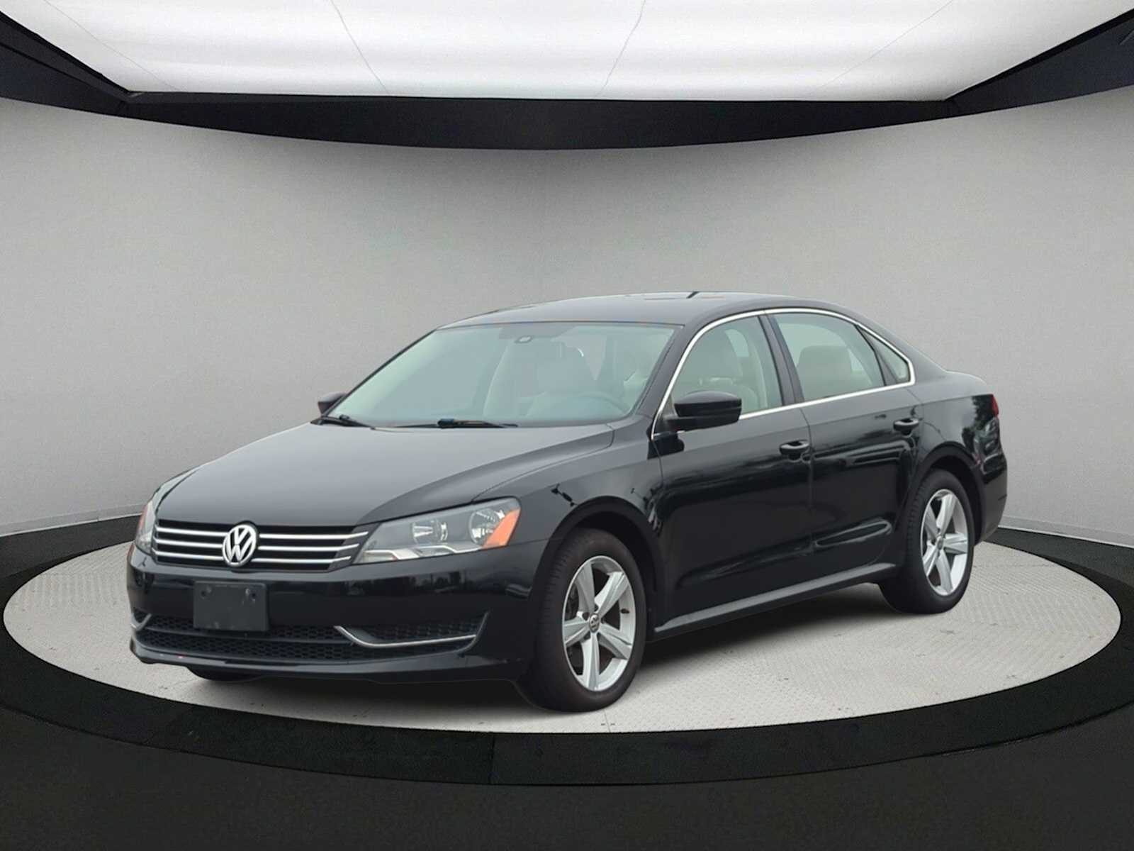 Thumbnail: 2013 Volkswagen Passat - 4